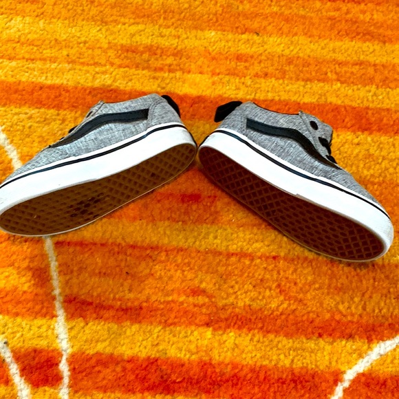 Vans - Picture 2 of 3